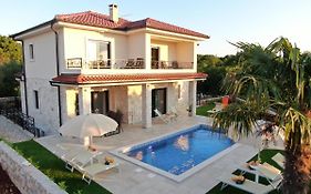 Luxury Villa Sara In Malinska